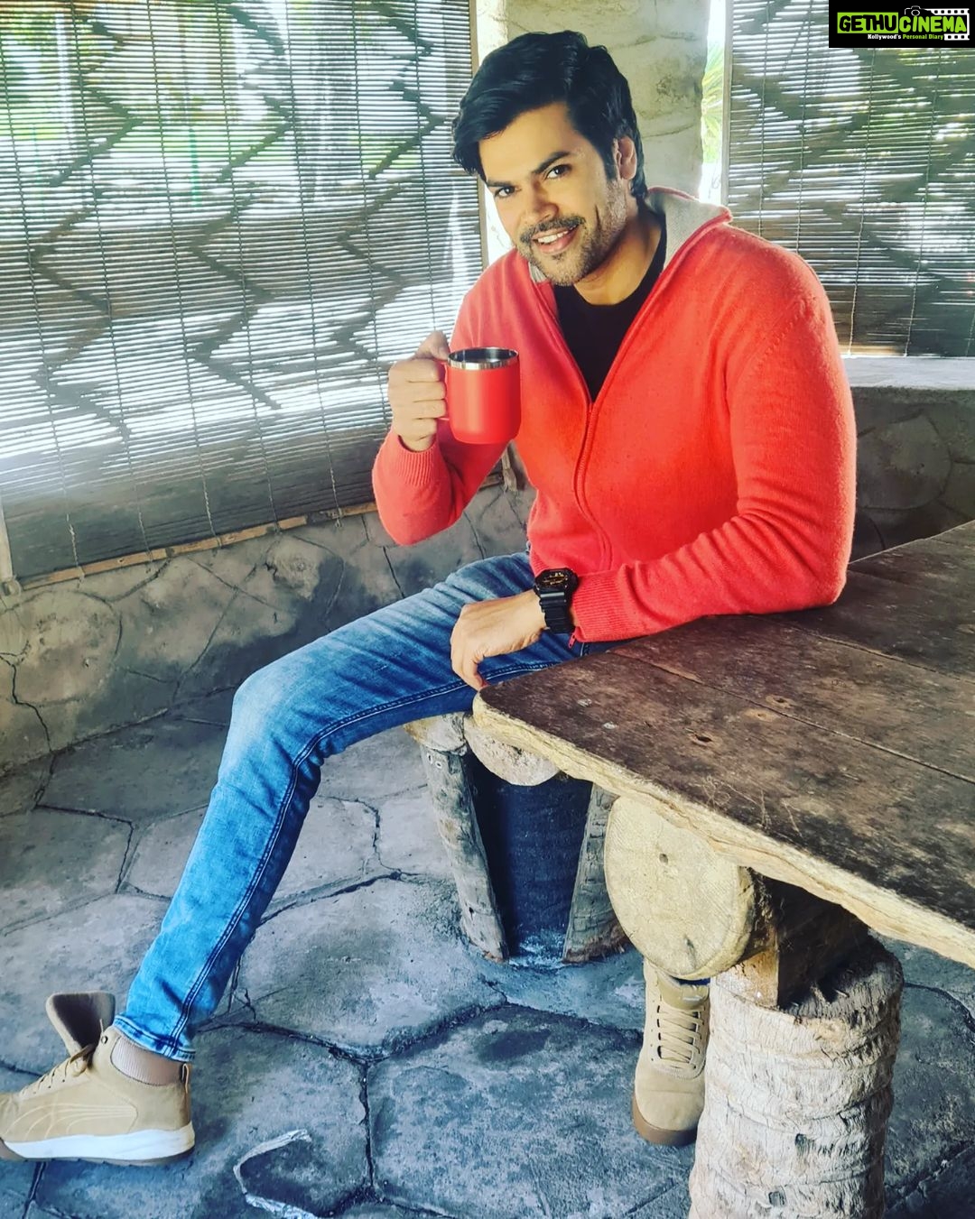Ganesh Venkatraman Instagram - Nothing like a hot cup of coffee on a cool morning in kodaikanal ☕️☕️ Good morning Darlings ❤❤ #onlocation #Newfilm #horrorthriller #TamilCinema #mynext @bhavzmenon @jaiiddev @gouthamgdop @athul_filmeditor @_raja_parthiba @venmathi_karthi_ @rajesh_b_menon #bhavana86 #bhavana #junedreamsstudios #jaiiddev #ganeshvenkatram #tamilcinema #horrorthriller #tamilmovies #cinema #tamilactor #kollywoodactress #tamiltrending
