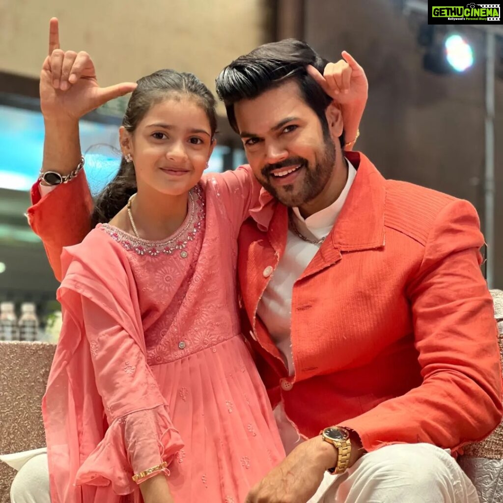Ganesh Venkatraman Instagram - Twinning with my Niece 💞💞 #littleangel #familywedding #prettyinpeach #happytimes #familytime #purelove❤️ #allmyheart