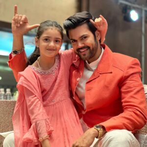Ganesh Venkatraman Instagram - Twinning with my Niece 💞💞 #littleangel #familywedding #prettyinpeach #happytimes #familytime #purelove❤️ #allmyheart