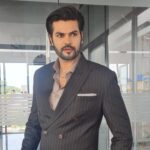 Ganesh Venkatraman Instagram - The World of MUKESH 💸💸⚡️⚡️ #behindthescenes #varisublockbuster #30yearsofvijayism #thalapathyfanforever #thalapathyvijay #varisupongal‌  #anactorslife #shootingspot #Tamilcinema #thalapathyfanforlife #photodump