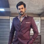 Ganesh Venkatraman Instagram - The World of MUKESH 💸💸⚡️⚡️ #behindthescenes #varisublockbuster #30yearsofvijayism #thalapathyfanforever #thalapathyvijay #varisupongal‌  #anactorslife #shootingspot #Tamilcinema #thalapathyfanforlife #photodump