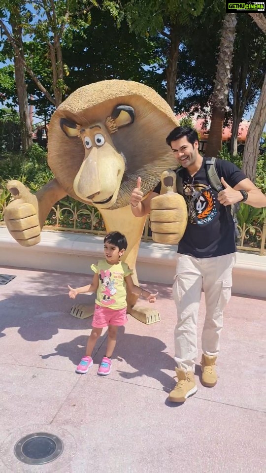 Ganesh Venkatraman Instagram - I like to Move it Move it 👍👍 Hanging out with some of samys fav animation characters ❤❤ @dreamworks #daddydaughter #vacationmode #holiday #family #Dubai #innerchild