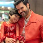Ganesh Venkatraman Instagram - Gotta hold on easy as I let you go... Gonna tell you how much I love you... Though you think you already know I remember I thought you looked like an angel.... Wrapped in pink, so soft and warm You've had me wrapped around your finger.... Since the day you were born ! Happy birthday dear Samaira  becoming a father is undoubtedly the best ROLE that I have got to play in life, you taught me what it is to LOVE UNCONDITIONALLLY and life has never been the same ❤❤ #4years #happybirthday #daddydaughter