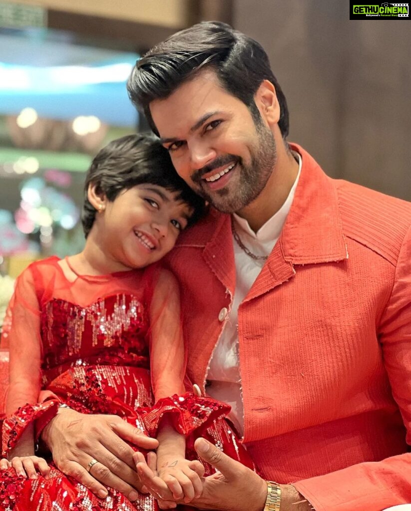 Ganesh Venkatraman Instagram - Gotta hold on easy as I let you go... Gonna tell you how much I love you... Though you think you already know I remember I thought you looked like an angel.... Wrapped in pink, so soft and warm You've had me wrapped around your finger.... Since the day you were born ! Happy birthday dear Samaira  becoming a father is undoubtedly the best ROLE that I have got to play in life, you taught me what it is to LOVE UNCONDITIONALLLY and life has never been the same ❤❤ #4years #happybirthday #daddydaughter
