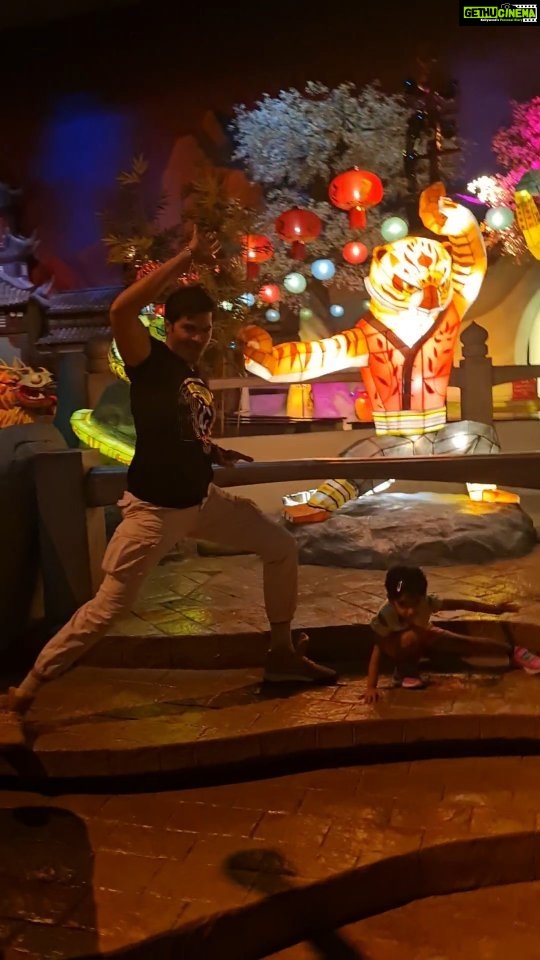 Ganesh Venkatraman Instagram - Getting my inner child out 🤣🤣 Check us out as i get my 'Kungfu panda' moves right while samy does her favorite 'Sonic' move.... and @prettysunshine28 does what she is best at 😉 Playing ur favorite animated character is a whole lot fun 🤩 #daddydaughter #vacationmode #holiday #family #Dubai #motiongate #innerchild #kungfupanda @motiongatedubai @dreamworks