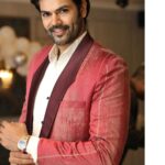 Ganesh Venkatraman Instagram - Thank you everyone for your heartfelt wishes on my birthday ❤❤ A big hug to each one of you for making me feel so so special .. lots of luv back at you 😘😘 And Yessss it's been an awesome Day 😉 #yourloveismydrug #gratitude #blessed #GaneshVenkatram
