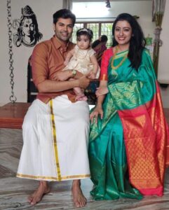 Ganesh Venkatraman Instagram - Gotta hold on easy as I let you go...
Gonna tell you how much I love you...
Though you think you already know
I remember I thought you looked like an angel....
Wrapped in pink, so soft and warm
You've had me wrapped around your finger....
Since the day you were born !

Happy birthday dear Samaira 
becoming a father is undoubtedly the best ROLE that I have got to play in life, you taught me what it is to LOVE UNCONDITIONALLLY and life has never been the same ❤❤

#4years
#happybirthday
#daddydaughter