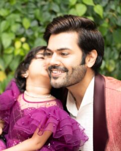 Ganesh Venkatraman Instagram - Gotta hold on easy as I let you go...
Gonna tell you how much I love you...
Though you think you already know
I remember I thought you looked like an angel....
Wrapped in pink, so soft and warm
You've had me wrapped around your finger....
Since the day you were born !

Happy birthday dear Samaira 
becoming a father is undoubtedly the best ROLE that I have got to play in life, you taught me what it is to LOVE UNCONDITIONALLLY and life has never been the same ❤❤

#4years
#happybirthday
#daddydaughter