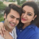Ganesh Venkatraman Instagram - Admiring her Pregnancy Glow 😍 Sundays are mandatory Mottamaadi Romance as the sun sets 😉🌞 #lifessimplepleasures #lovelifelaughter @prettysunshine28