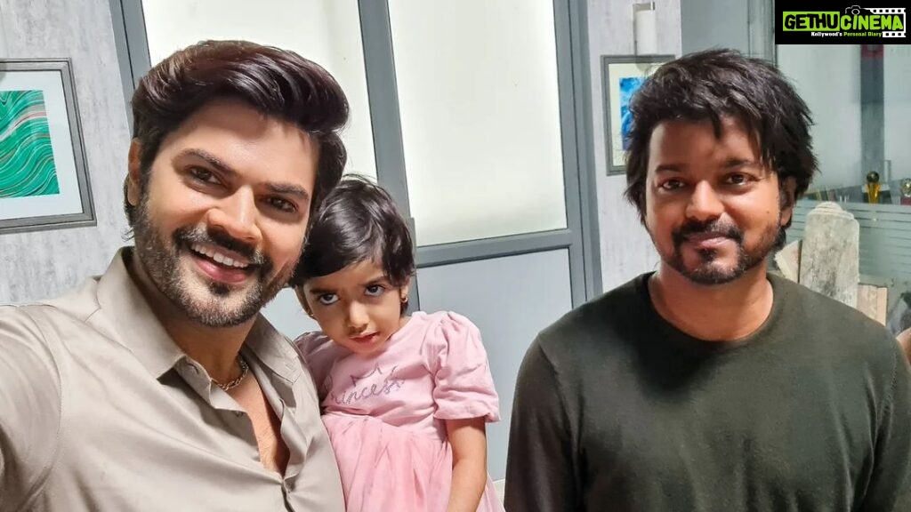 Ganesh Venkatraman Instagram - Happy Birthday Vijay Anna ❤❤ @actorvijay Working with u and spending time together chatting about ur life made me realize the deepest yet the simplest lesson of life - the JOY OF INVOLVEMENT !! It amazes me how u disconnect frm everything and just immerse urself completely in a scene only with the INTENT of giving the best to the audience who love u & trust u, how u r a willing vessel to the story and its flow ! In this GOAL OBSESSED WORLD u taught me quietly in ur own way to FOCUS on the PROCESS ..love u 🤗 #happybirthdayvijay #thalapathyfanforever #thalapathy #vijay