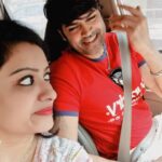Ganesh Venkatraman Instagram - Intha kadamai unacharchi aathiga ma irukaravangalae ipidi than 🙄🤐 romance ah? vaipilla raja 🙃 #romance #noromance
