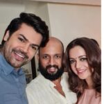Ganesh Venkatraman Instagram - My favorite people.. soooooo much fun to be around them 😇😇 Me and @bhavzmenon with our main man and captain cool 😎 Director @jaiiddev #onlocation #horrorthriller #TamilCinema #mynext #Newfilm @bhavzmenon @jaiiddev @gouthamgdop @athul_filmeditor @_raja_parthiba @venmathi_karthi_ @rajesh_b_menon #bhavana86 #bhavana #junedreamsstudios #jaiiddev #ganeshvenkatram #tamilcinema #horrorthriller #tamilmovies #cinema #tamilactor #kollywoodactress  #tamiltrending