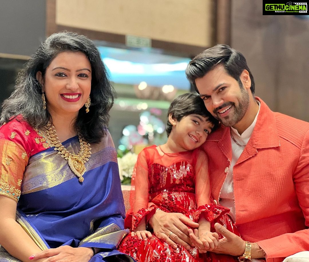Ganesh Venkatraman Instagram - LOVE is the Glue, LOVE is the Magicπ₯ Love is not only about feeling, it is also about Expressing.. so don't forget to tell your loved ones how much you love them... today and everyday ! Happy Valentines Day β€β€ We all have an infinite ability to love and be loved. Here's Wishing that the river of love always flows abundantly in your life ππππ #happyvalentinesday #mytwoangels @prettysunshine28 #SamairaGanesh
