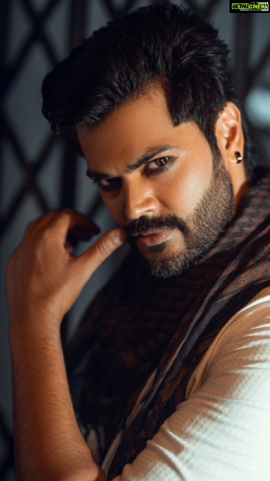Ganesh Venkatraman Instagram - It never felt sooo GOOD to be sooo BAD🔥🔥🔥 #NewPhotoShoot #GaneshVenkatram #Varisu #Newlook #transformation #TamilCinema #TeluguCinema #Actor #Gangster #Mafia #PlayingCharacters #baddie