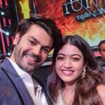 Ganesh Venkatraman Instagram – With our very own Ranjithame @rashmika_mandanna
Really loved the way she spoke at the #varisuaudiolaunch with such an open heart ❤, no filters whatsoever… she surely earned many more fans 😉

Wishing this PAN indian actress, National heartthrob & also an ardent Thalapathy fan an awesome innings in the Tamil film industry 👍👍👍

#Thalapathy
#varisuaudiolaunch
 #thalapathyspeech
#thalapathyvijay
#ThalapathyVijay #Vijay
#varisudu 
#VarisuPongal
#Tamilcinema
#telugucinema
#positivevibes