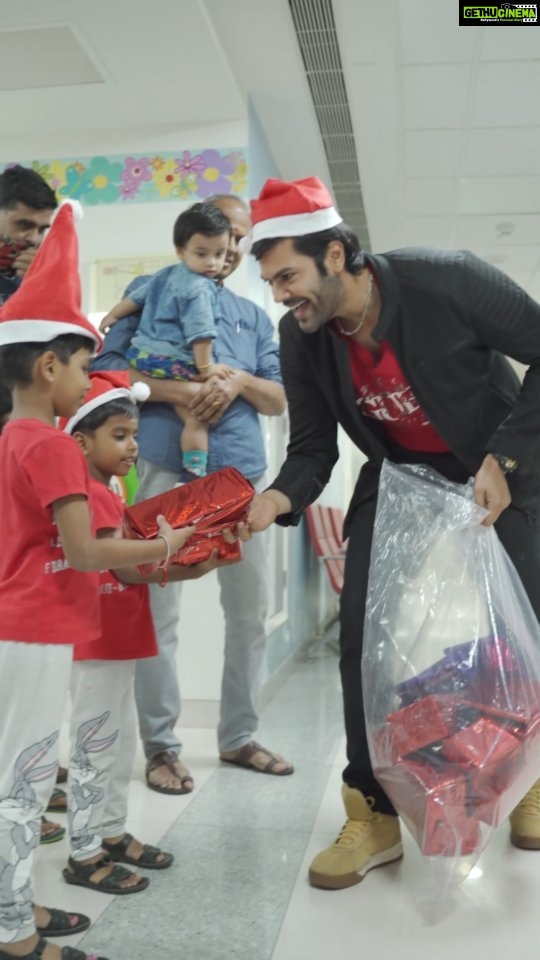 Ganesh Venkatraman Instagram - Bringing a Smile on the faces of these little Children at the Rainbow Children's Hospital and seeing their faces bright up with cheer & laughter as I gave them gifts was an enriching experience for me. Like they say- 'The joy is in the giving' and that's what the spirit of Christmas is all about 🌈  After all we are all vessels of Love and Empathy. The vessels may come and go but the LOVE and EMPATHY must always keep flowing ❤❤ Here's Wishing u and ur family a Merry Christmas, Let's be a Santa for someone & make their life's better lots of luv, health & blessings Ganesh 🎅 #RainbowHospitals #RainbowChildrensHospital #SeasonsGreetings #MerryChristmas #ganeshvenkatram #SantaClaus #Children #Surprise #SecretSanta #Chennai #PricelessMoments #Smiles #Joy #Laughter #Childcare #makingpositivitygoviral