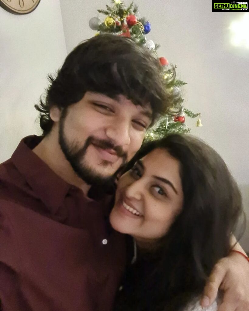 Gautham Karthik Instagram - Wishing you all and your families the most wonderful Christmas! May your day be filled with joy, love and blessings, surrounded by family, friends and loved ones! God bless you all! 🎄🙏🏻🤗