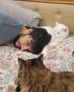 Gautham Karthik Instagram - Started my day with their blessings 🐈😸
