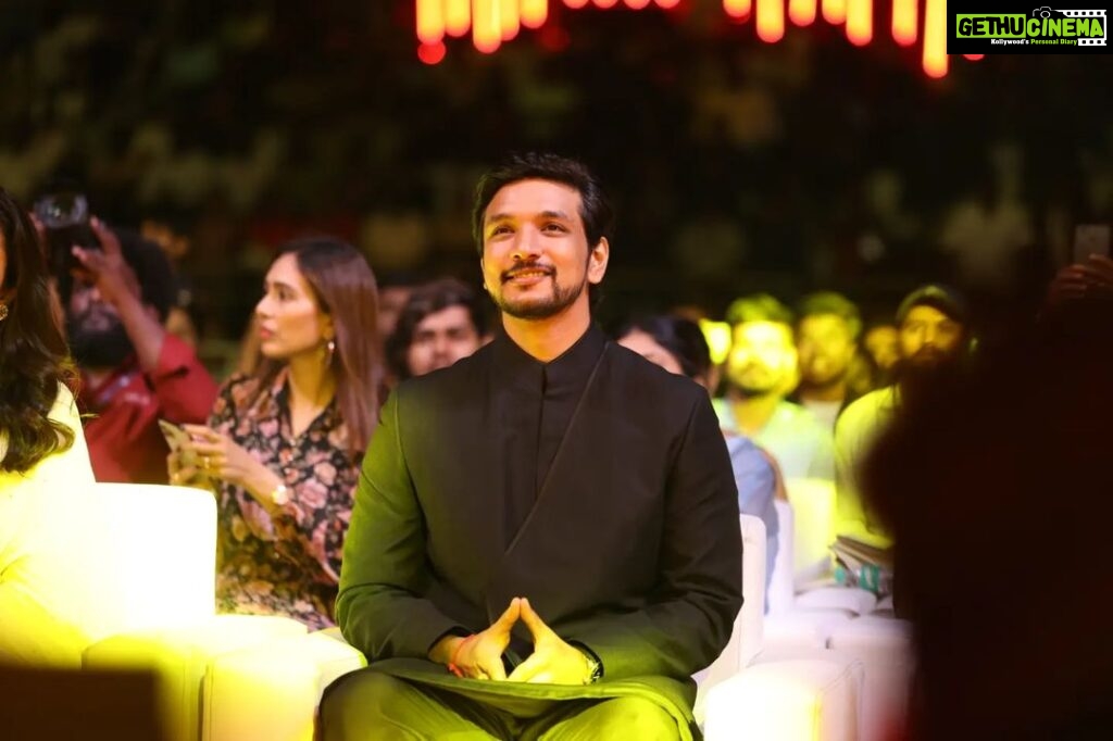 Gautham Karthik Instagram - Moments to cherish ❤️ 11 more days to go for #PathuThala release Catch it in theatres on March 30th!😊 📸 @arunprasath_photography #pathuthalafrommarch30 Nehru Indoor Stadium