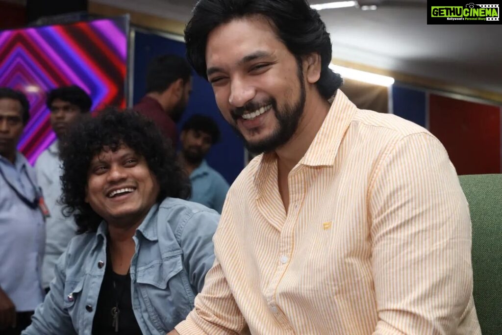 Gautham Karthik Instagram - Thank you @vistaspallavaram_official for hosting us during your International Woman's day event! 😊 Had an amazing time with you all. Thank you so much for showing me and the #1947August16 team so much love and support! Hope to visit you all again soon ❤️ 📸 : @dineoffcl @barath_freakz__ Hair: @hemalathahairandmakeup Vels University Pallavaram