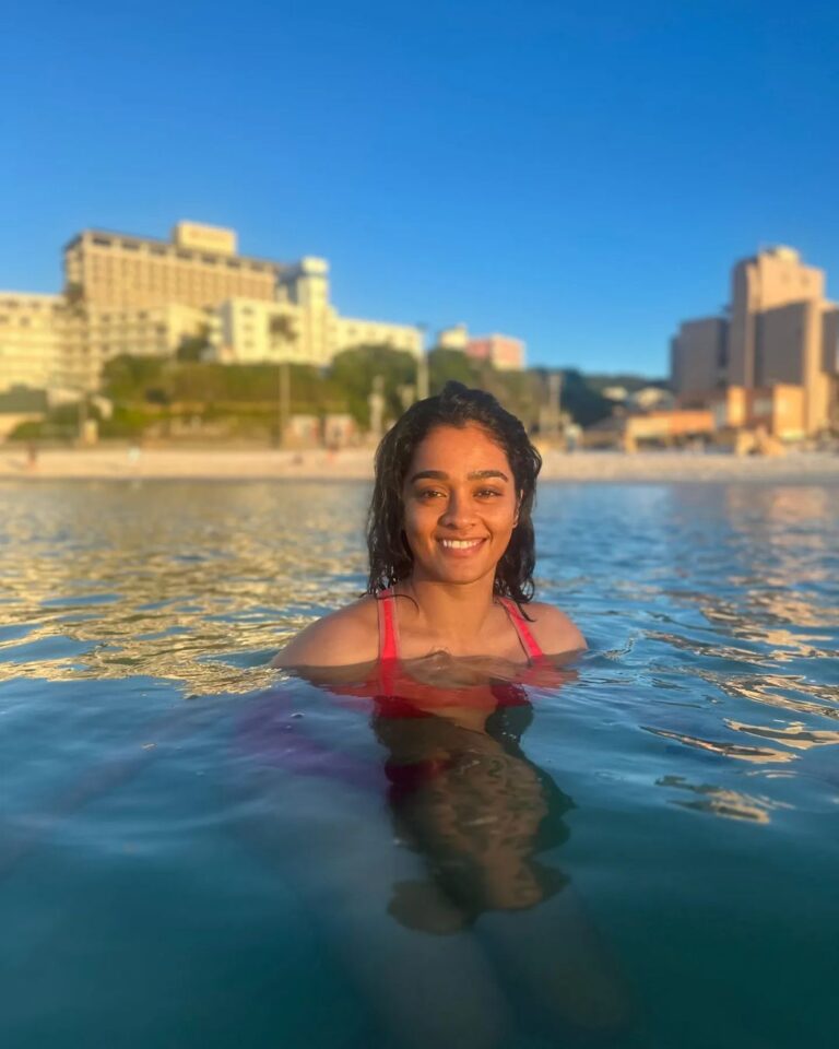 Gayathrie Instagram - Blessed by the sun 🌞😘💛 Japan