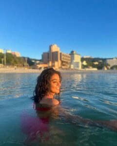 Gayathrie Instagram - Blessed by the sun 🌞😘💛
