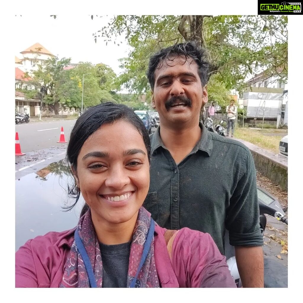 Gayathrie Instagram - Thank you @priyadarshan.official sir for giving me an opportunity to be a part of #CoronaPapers ! I take back many lessons!🙏🙏 Hopefully going back as a more seasoned actor! Grateful to the lovely team that supported me and encouraged me when I felt my footing was shaky! ❤️ And last but not the least Thank you, dear audience, for accepting #CoronaPapers with love! ❤️😊 @shanenigam786 @actor.sidhique @ppkunhikrishnan @divakar.mani @vineeth84 @abhaywarrier