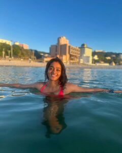 Gayathrie Instagram - Blessed by the sun 🌞😘💛