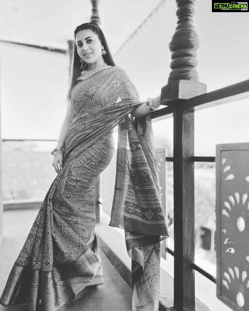 Hamida Khatoon Instagram - Can you guess the saree colour?? Saree @sira_clothingtrends #hamida #hamidakhatoonfans #hamidakhatoonofficial #photoshoot #photooftheday #instagram Hyderabad