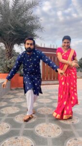 Hamida Khatoon Instagram - When you have a dancing partner on sets 💙🩷 #gasolina #trending #reelsindia #starmaa #brahmamudi
