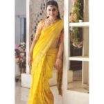 Hamida Khatoon Instagram - Spark like sunshine ☀️ 💛 Blouse:- @vedulaswardrobe Saree:- it’s a mom saree Hairstylist:- @gousiya_hairstylist #hamida #hamidakhatoonfans #hamidakhatoon #saree #indian #treditional #instagram #photoshoot #photooftheday #thursday