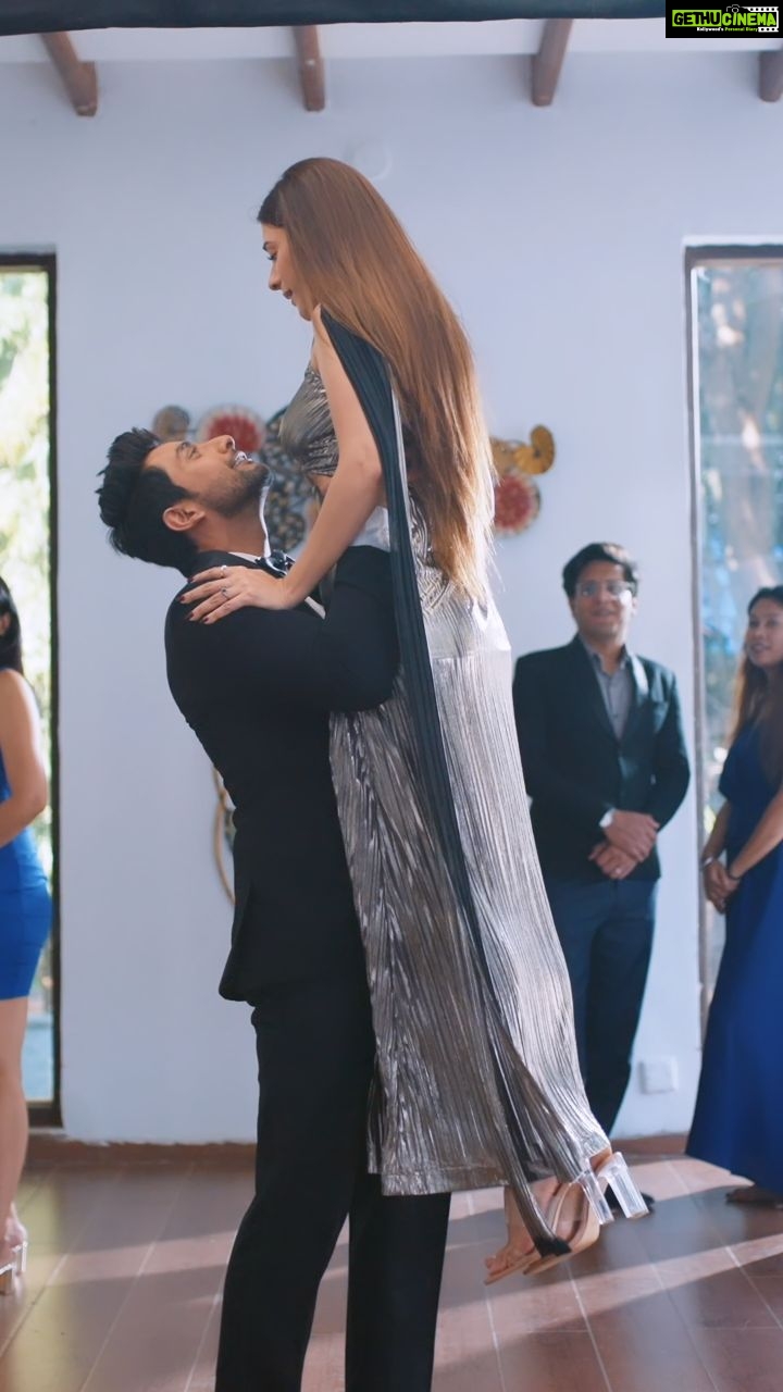 Hiba Nawab Instagram - The magic of love is that it comes when you have least expected it and takes you to a different world, away from all the pain and sorrows. Catch #Beirada tomorrow on Mestarlet Production YouTube channel at 11 AM IST, and be ready to enter the world where love wins @hibanawab @tabish_pasha @mestarlet @ramshaaessa @oceanmediapr #Beirada Releasing 16th may