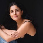 Isha Talwar Instagram - Wake-up,m̵a̵k̵e̵-̵u̵p̵,sing in the rain,repeat ! 🌧️🎶 Beautiful artists : फोटोग्राफर @tarun_khiwal ब्यूटी @deepa.verma.makeup फैशन स्टाइलिस्ट @devanshi.15 Thank you❤️❤️❤️