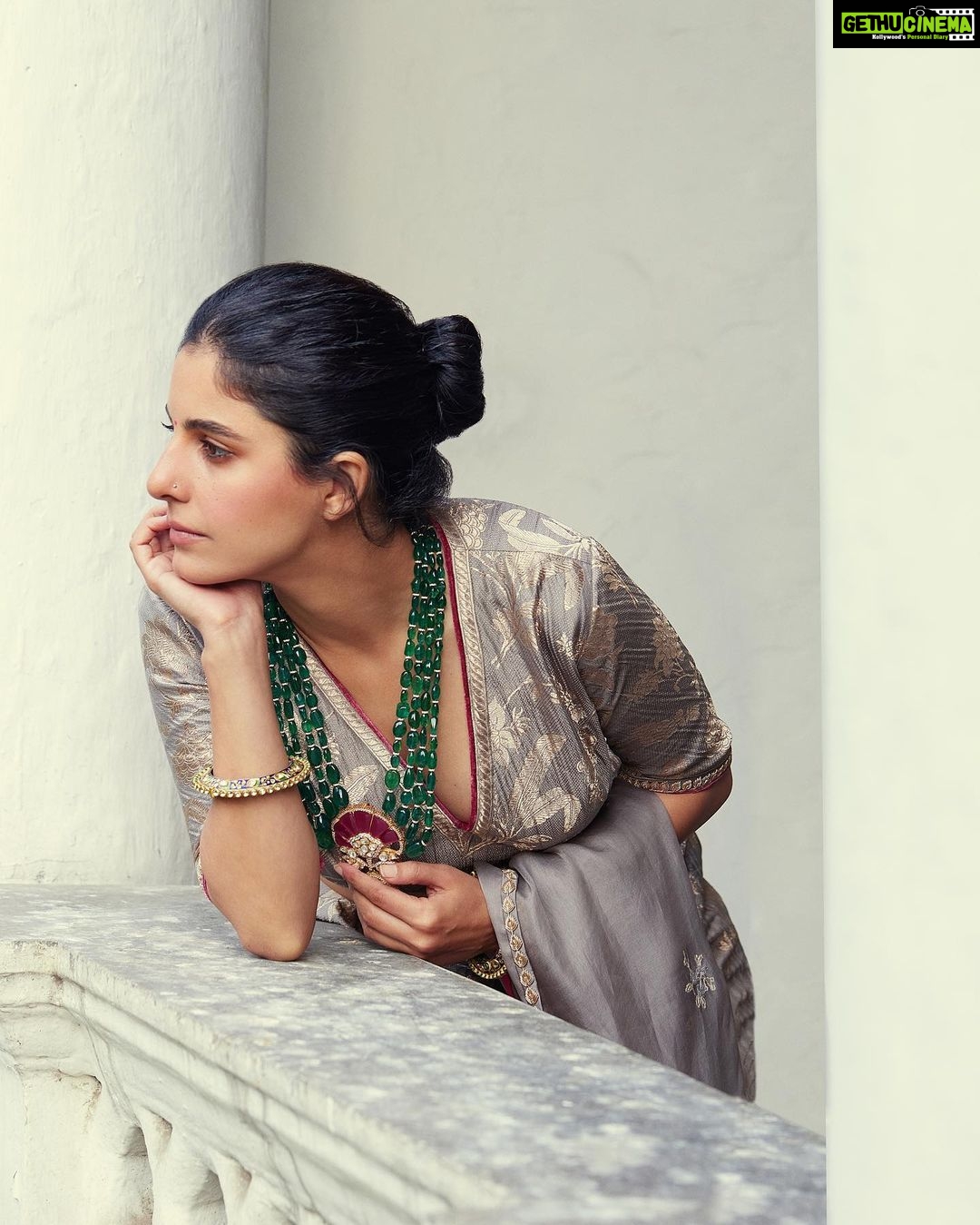 Isha Talwar Instagram - Waiting for monsoons be like..🍀🌿☘️