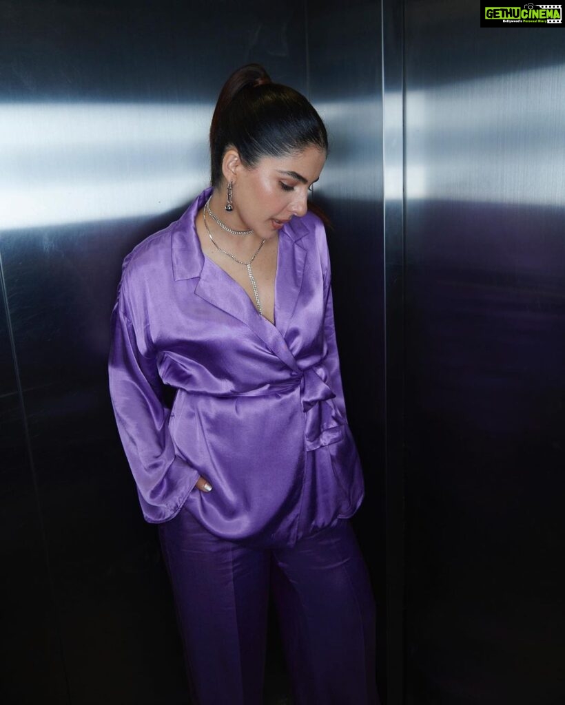 Isha Talwar Instagram - Chat GPT-I’m purple enough,don’t need your suggestions !🤷‍♀️ 📸: @aviraj Stylist @asulkr Makeup: @makeupwali Hair-artist @ritashukla22 Outfit: @zara Shoes: @thesource_buyorborrow Thank you real people!🙋‍♀️💜 #playingdressup #promotions #humansovermachines✨