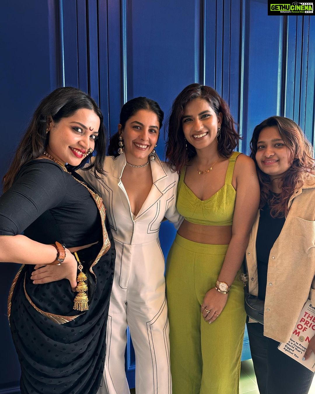 Isha Talwar Instagram - Even my outfit knows it’s a Sunday ! From Rolling Stone’s to rickshaw rides,hippy birthdays to book stores,interviews to the beach - this jumpsuit has seen it all in a span of 2 days !!!! To be continued … Also,in my personal opinion I look better with litchis than handbags ! Wearing @thelabel.jenn Styled by @asulkr #workandrestmode All over the Place