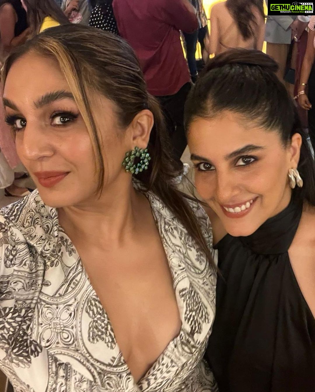 Isha Talwar Instagram - Welcoming myself to the show Biz ! #Dahaad on @primevideoin drops tonight. Go watch it!✨ Wearing @layrrd Styled by @asulkr HMU @samson_lei Jewels @shoplune Grateful to all the brands and artists for the collaboration 🤍