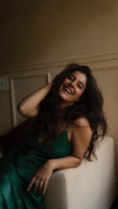 Isha Talwar Instagram - Cosy afternoons ft sunflowers ! 📸🌻