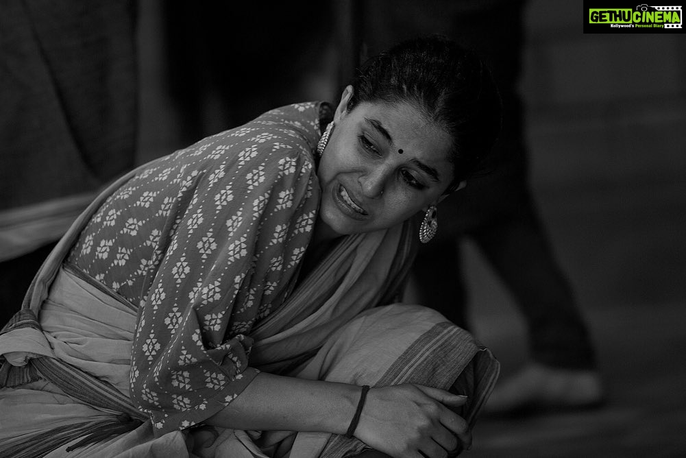 Isha Talwar Instagram - Beginning with Shringara - ending with Shringara and everything else that happens in between!! Navarasa Sadhana @natanakairali by Guruji Venu G .. miss you Guruji ! Thank you for changing the course of my life ❤️❤️❤️ #abhinaya Photographs by @manojparameswaran 🤍 Natanakairali