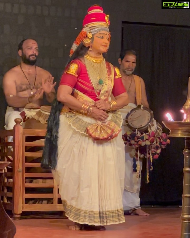 Isha Talwar Instagram - ABHINETRI : USHA NANGIAR JI❤️ Happy world art day !!!! ✨ Mizhavu by the genius Kalamandalam Rajeev and Kalanilayam Unnikrishnan⭐️ Photo 2: Arrattupuzha Pooram,2023 with Usha ji and her beautiful daughter Athira ! Photo 3: Some good karma to be gifted this beautiful book written by the magical woman herself 🙏 @athira_hariharan 🤍 #abhinetri