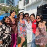 Isha Talwar Instagram - Out and about🍅🌼 Farm blazer @khanijo🤍 T-shirt by @justannaliza 🤎 On the spot hmu sponsored by @hair_by_vaibhavi_ and @taranmalhotra_ 🎀 #brunchcrunch #sunnyvibesblueskies #Bombay🌞