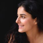 Isha Talwar Instagram - Wake-up,m̵a̵k̵e̵-̵u̵p̵,sing in the rain,repeat ! 🌧️🎶 Beautiful artists : फोटोग्राफर @tarun_khiwal ब्यूटी @deepa.verma.makeup फैशन स्टाइलिस्ट @devanshi.15 Thank you❤️❤️❤️