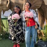 Isha Talwar Instagram - Out and about🍅🌼 Farm blazer @khanijo🤍 T-shirt by @justannaliza 🤎 On the spot hmu sponsored by @hair_by_vaibhavi_ and @taranmalhotra_ 🎀 #brunchcrunch #sunnyvibesblueskies #Bombay🌞