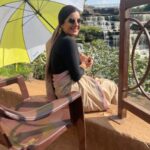 Isha Talwar Instagram - Madhuri when she is out of office🤷‍♀️ #mirzapurseason3 #madhuriyadav #bhashanmodeon📢