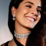Isha Talwar Instagram - Feeling”jubilee”vibes at the @feminaindia awards ! 🪩 Shot by @leroifoto HMU @tado55 Styled by @asulkr Wearing @bhaavya.bhatnagar Jewellery @mortantra @spiffypublicrelations 🤍🖤 #iykyk #retroissavibe #oldworldcharm