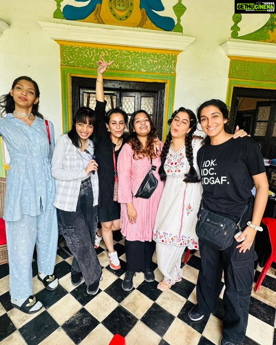 Isha Talwar Instagram - In the world of AI,finding human connections ! βοΈπͺ·ππΈπΌ Oel Nature Retreat