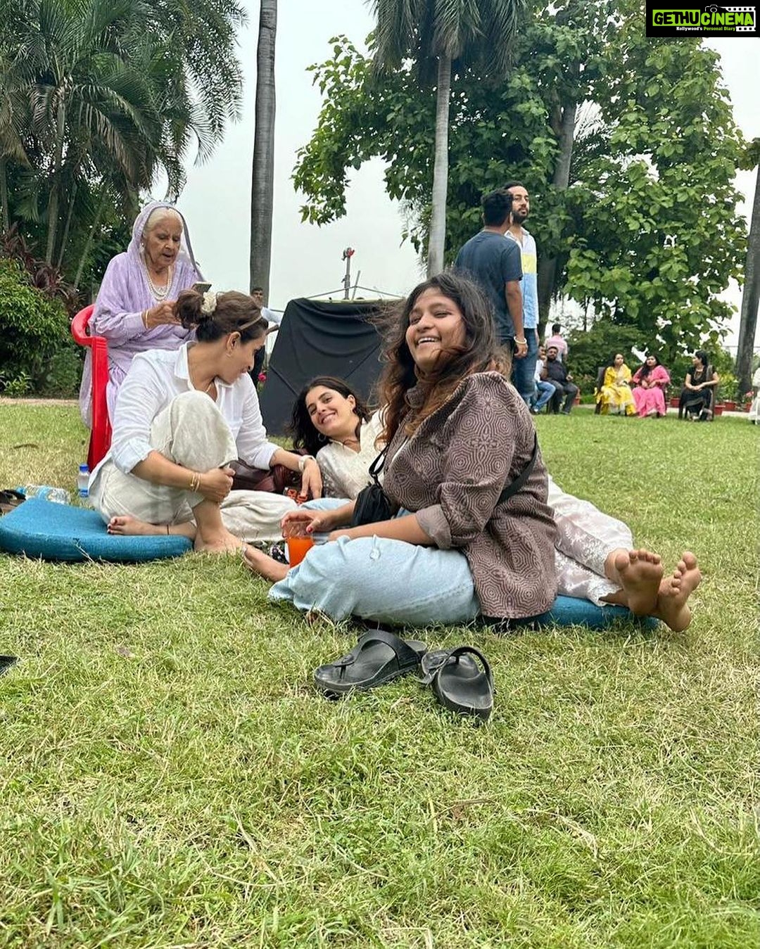 Isha Talwar Instagram - In the world of AI,finding human connections ! βοΈπͺ·ππΈπΌ Oel Nature Retreat