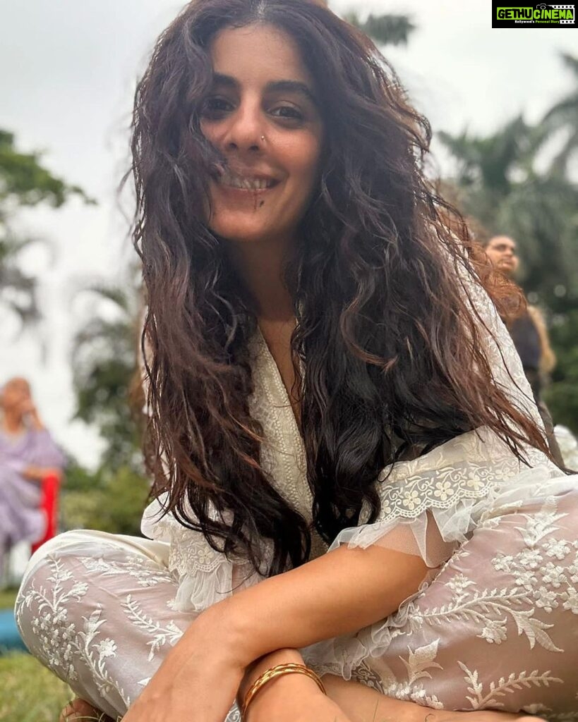 Isha Talwar Instagram - In the world of AI,finding human connections ! ☘️🪷🍂🌸🌼 Oel Nature Retreat