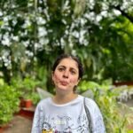 Isha Talwar Instagram - If not a GIF,emoji for sure ! Dewy skin : Honey and curd ! Rouge courtesy : Beetroot Wearing @_huemn 🤍