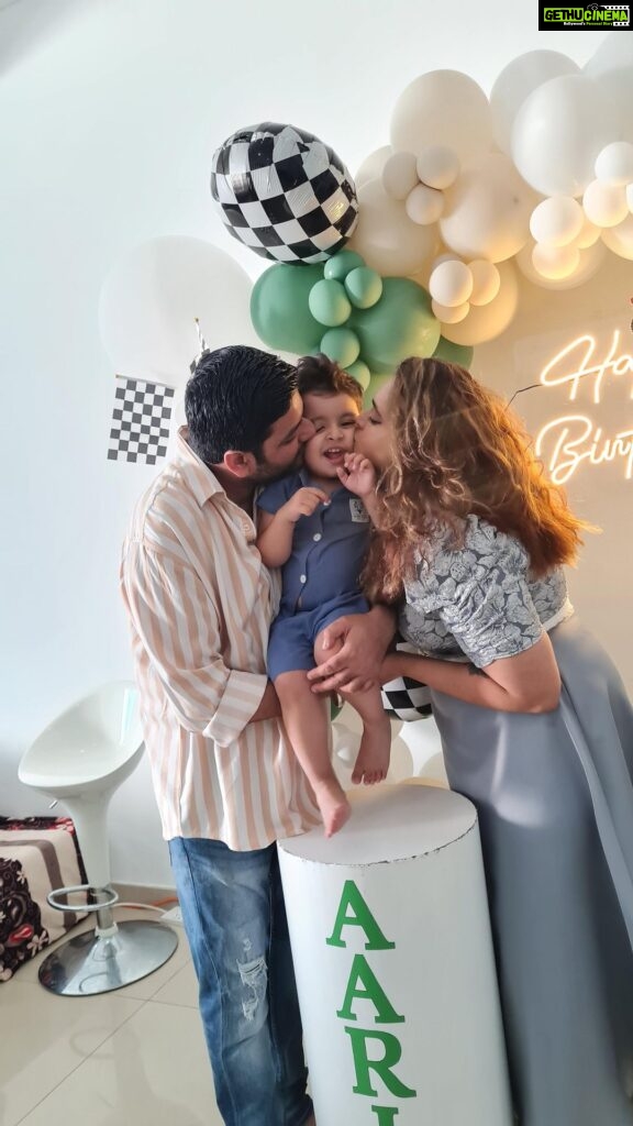 Ishaara Nair Instagram - What an end to our baby boy’s birthday party ❤🎉🎊 thank you guys for joining us ❤🎊🎉 #friendslikefamily #secondbirthday #oursweetboy #aarinturnstwo